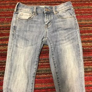 Medium wash skinny jeans